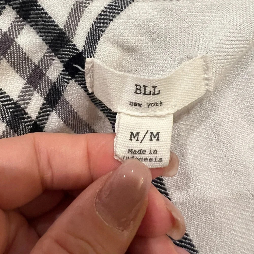 Women’s Sleeveless White/Gray Plaid Flannel Blouse/Top/Button Down Size M - Picture 6 of 7